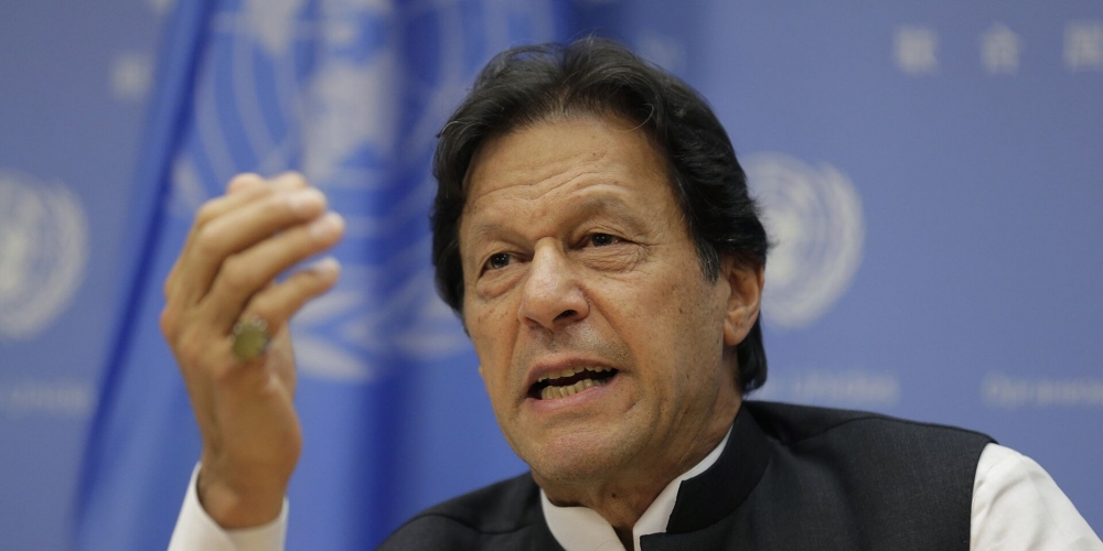 Парламент Пакистана вынес вотум недоверия премьеру Хану