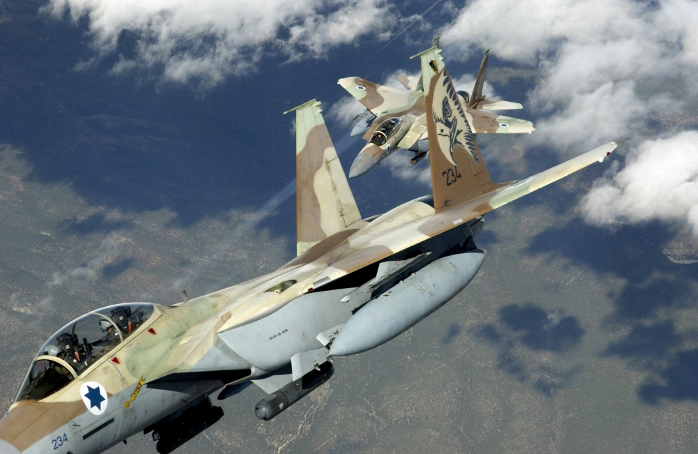 Армия Израиля нанесла удары по военным объектам сектора Газа