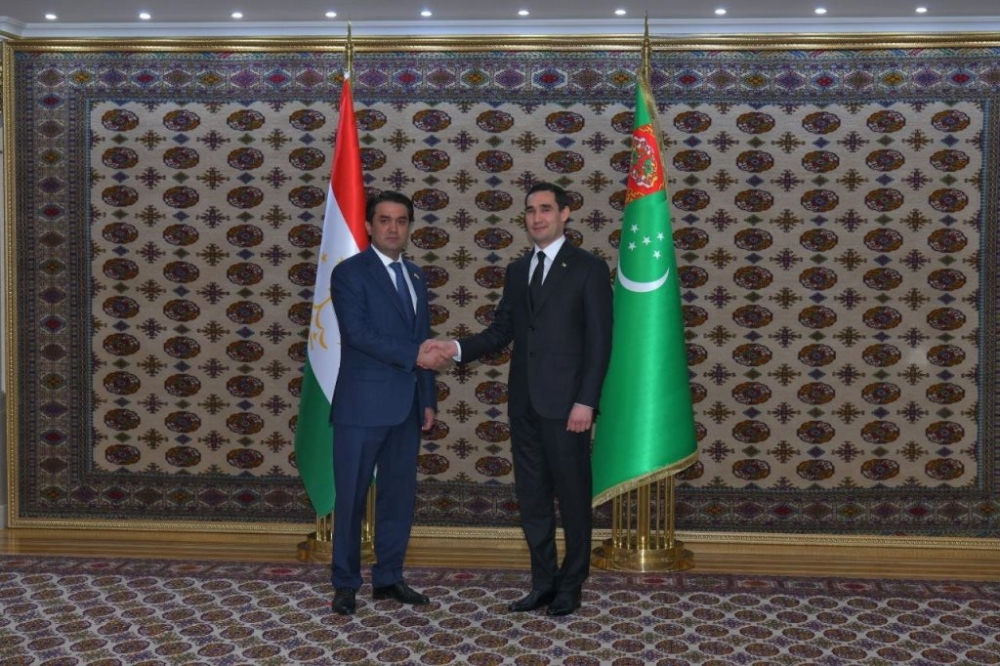 Рустам Эмомали провел переговоры с президентом Туркменистана