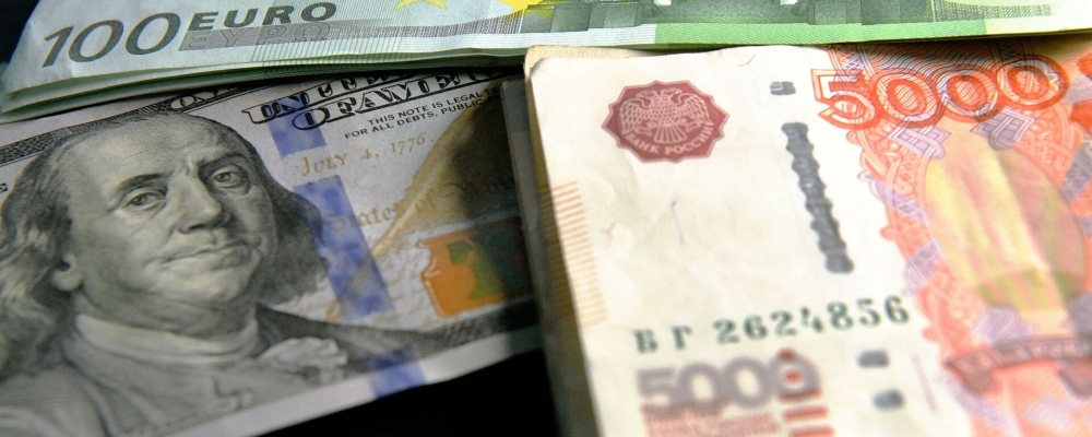 В Таджикистане рекордно подскочил рубль