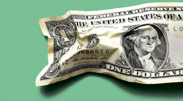Исторический обвал доллара привел экономистов в шок