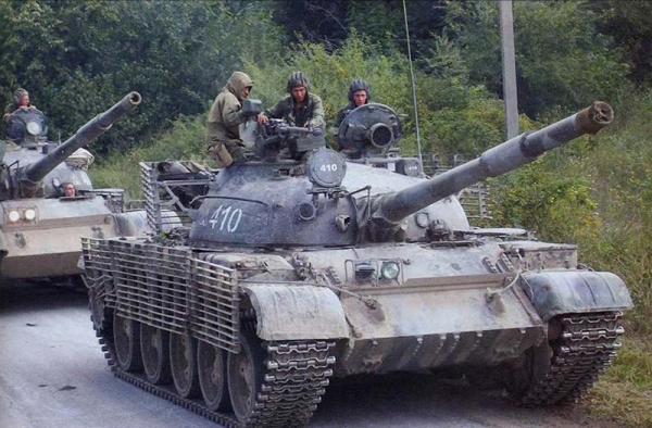 РФ перебросила 50-летние танки Т-62, что может свидетельствовать о нехватке техники – разведка Британии