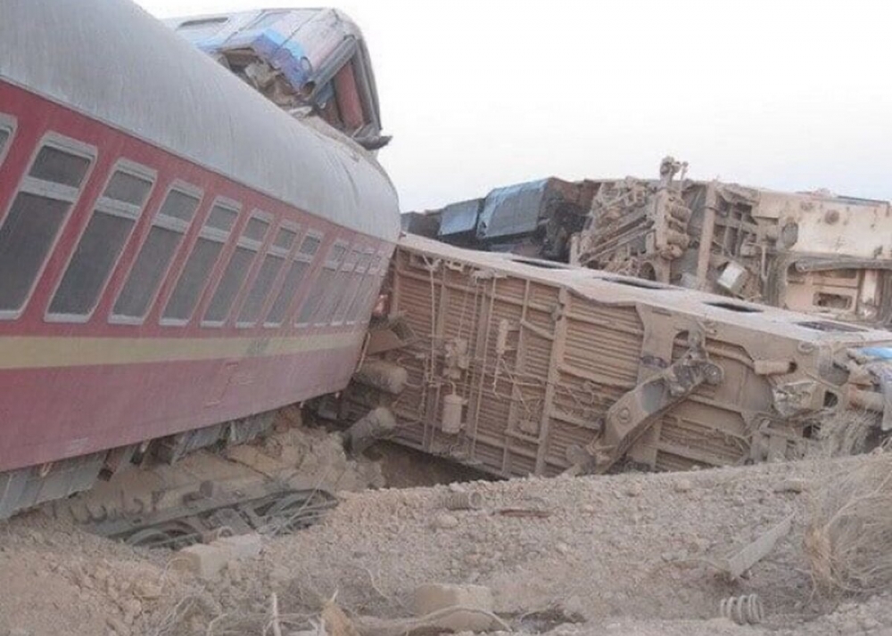 В Иране в железнодорожной аварии погибли не менее 10 человек