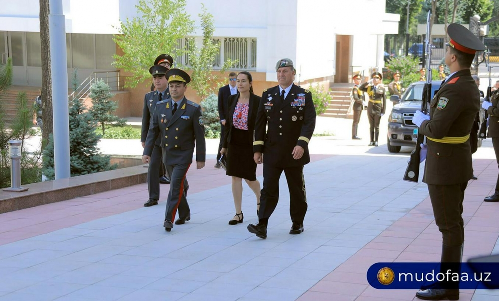 Зачем глава Центрального командования США приезжал в Узбекистан?