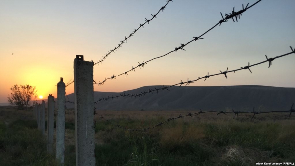 На таджикско-кыргызской границе перестрелка. По некоторым данным есть погибший с таджикской стороны