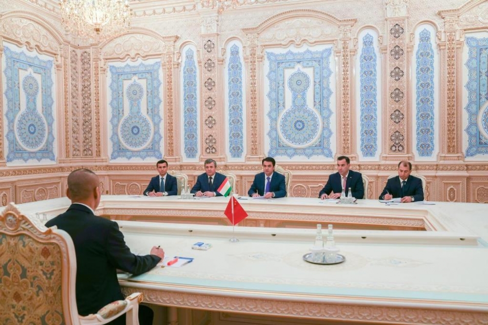 Рустам Эмомали обсудил с послом Китая дальнейшее сотрудничество двух стран