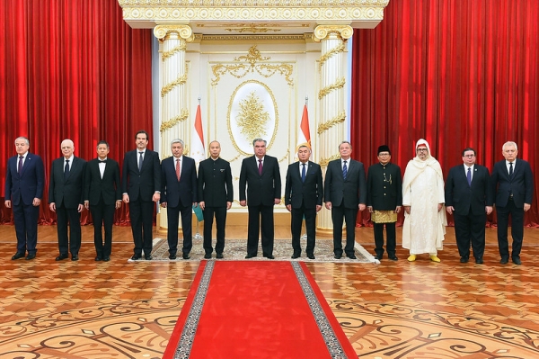 Президент Республики Таджикистан Эмомали Рахмон принял верительные грамоты от 10 новых послов зарубежных стран