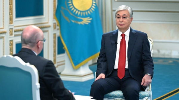 Токаев: Казахстан должен полностью распрощаться с олигархической системой