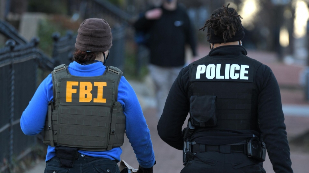 В США вооруженный мужчина попытался проникнуть в офис ФБР