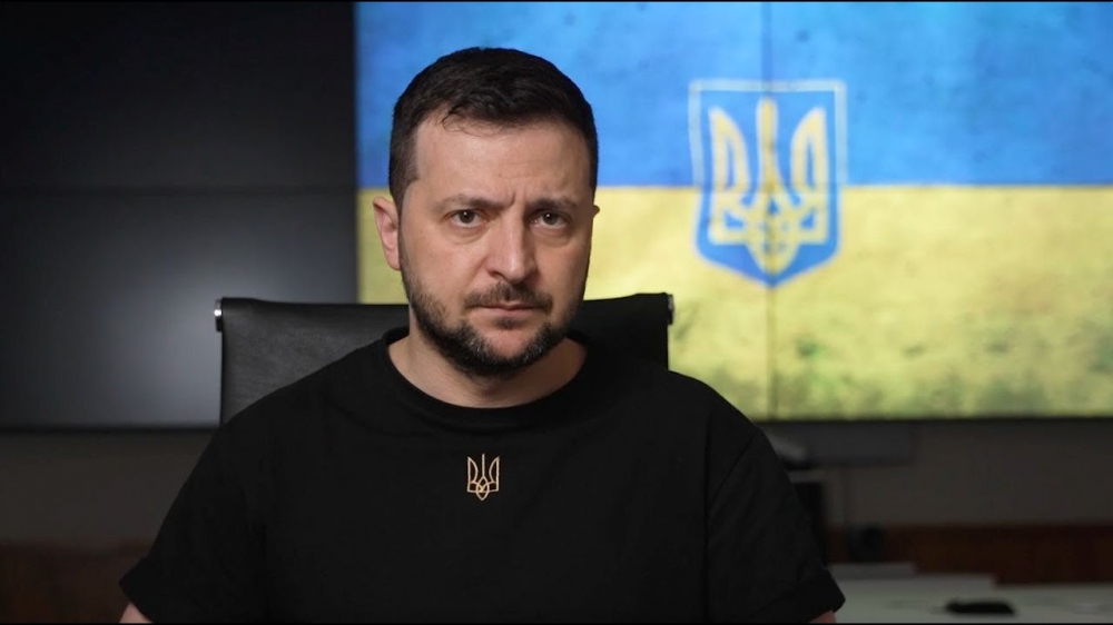Зеленский отказался снять запрет на выезд мужчин без военного опыта с Украины