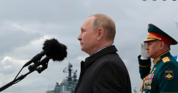 Одна фраза Путина на параде в День ВМФ вызвала панику в Британии — Mirror