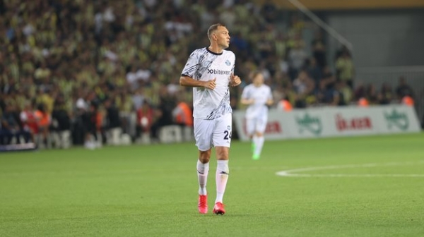 Дзюба забил гол в первом матче турецкого чемпионата по футболу