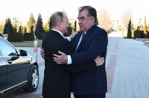 Президенты Таджикистана и России созвонились по телефону