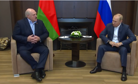 Лукашенко отреагировал на выезд из России мужчин призывного возраста фразой «пусть бегут»