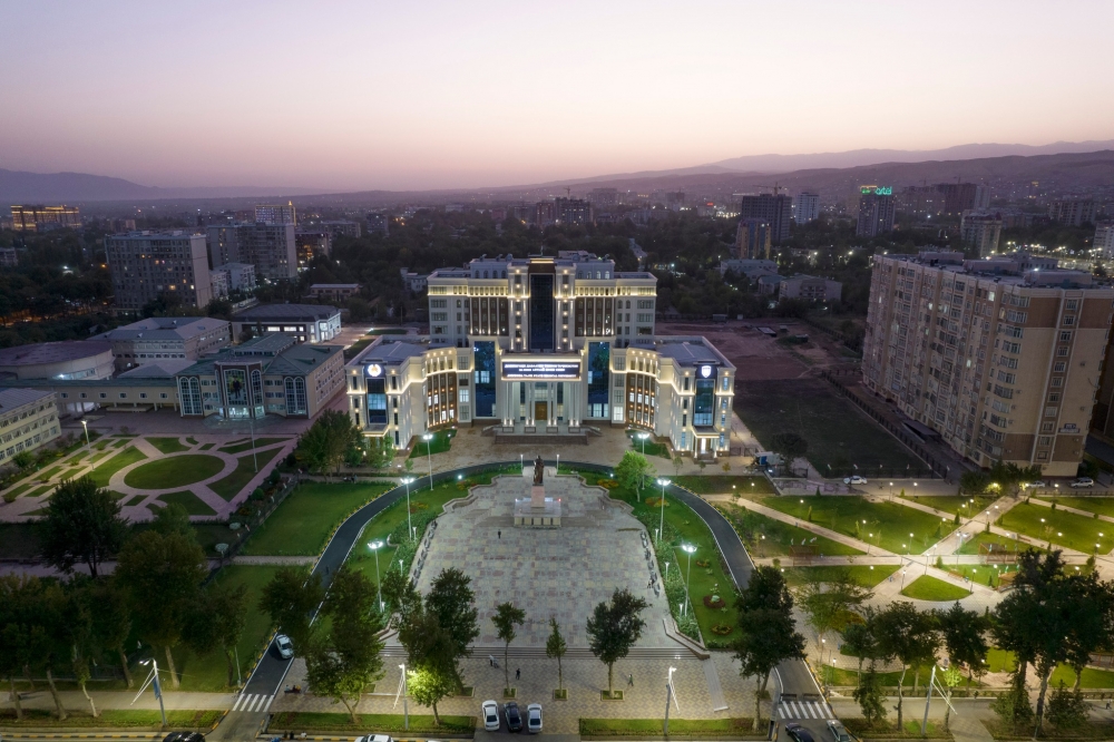 Эмомали Рахмон открыл новые корпуса Таджикского государственного медуниверситета