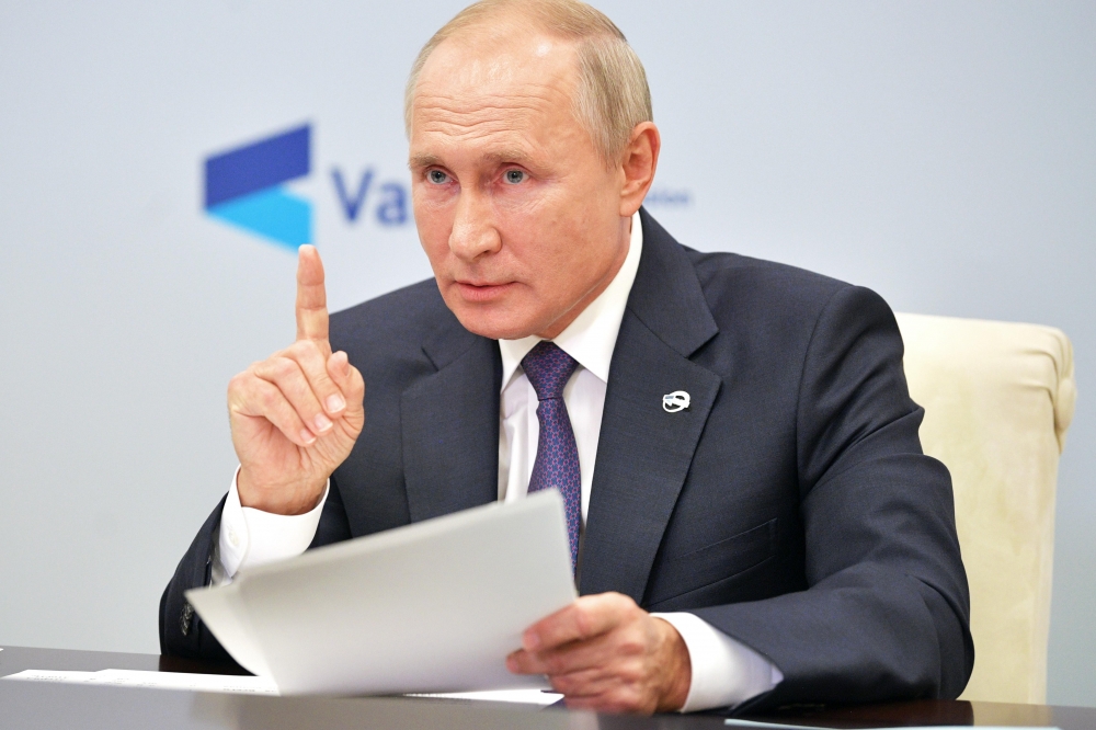Путин призвал Европу с уважением относиться к России