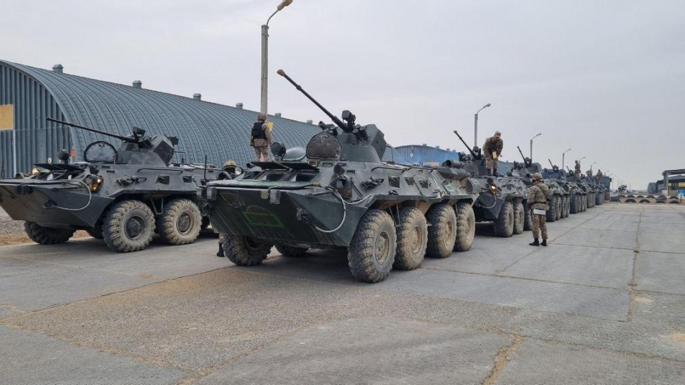 В Казахстане опровергли слухи об отправке военной техники в Россию