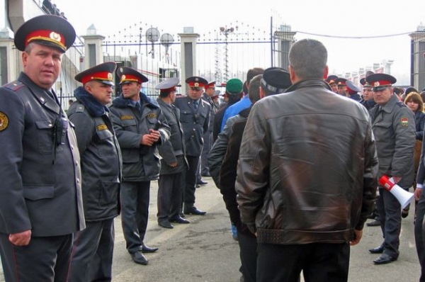 МВД Таджикистана потребовало сбросить вес тучным милиционерам
