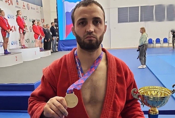 Таджикистанец Акмалиддин Каримов выиграл Кубок мира по самбо