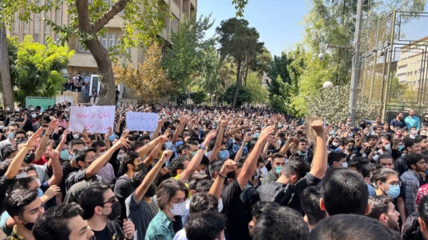 В Иране третий день продолжаются протесты после гибели 22-летней девушки