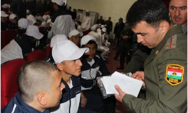 Министр обороны Таджикистана дал поручение привлечь детей чиновников на военную службу