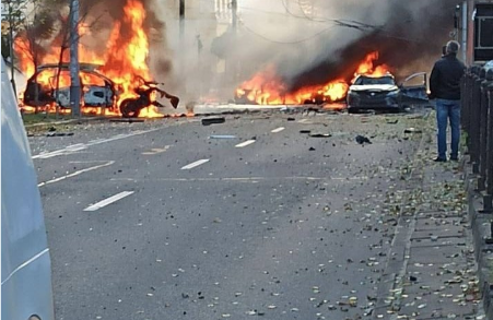 Власти Киева сообщают о ракетных ударах по городу, есть погибшие и раненые