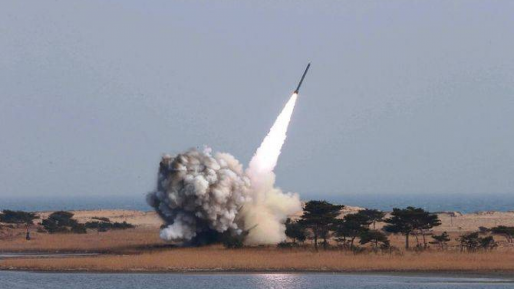 В Японии заявили о запуске баллистической ракеты КНДР максимальной дальности