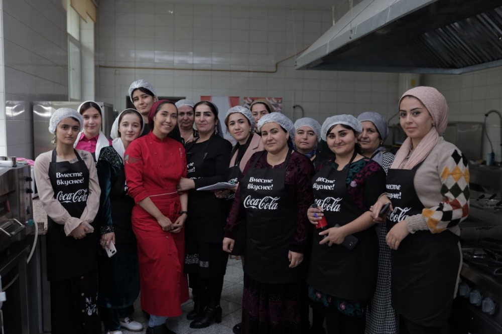 В Таджикистане запустили проект в поддержку женщин, которые любят готовить