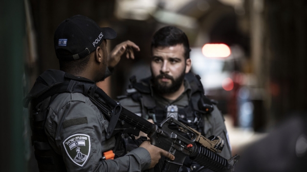 Три человека ранены при нападении с ножом в израильском городе Ариэль