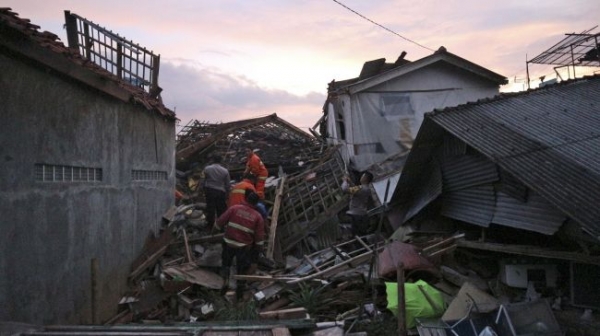 Жертвами землетрясения в Индонезии стали более 160 человек