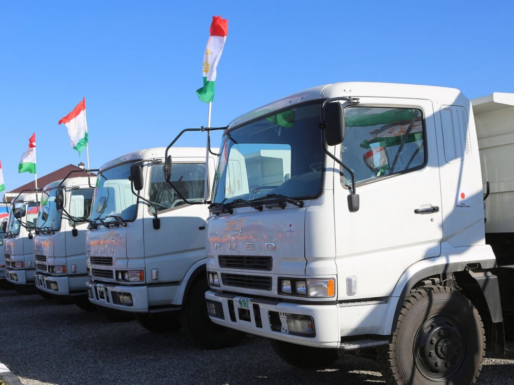 Таджикистан вновь направил Пакистану гуманитарную помощь