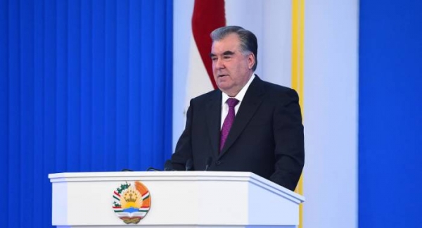 Президент Таджикистана обратится с посланием к парламенту 23 декабря