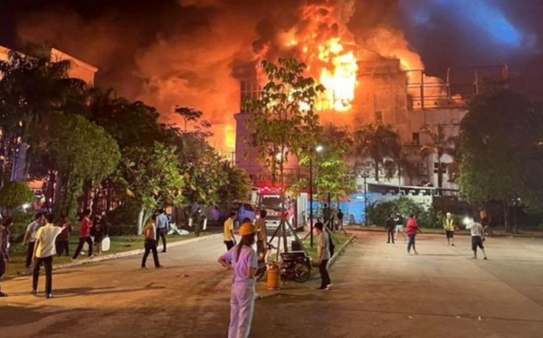 В результате пожара в отеле в Камбодже погибли не менее 10 человек