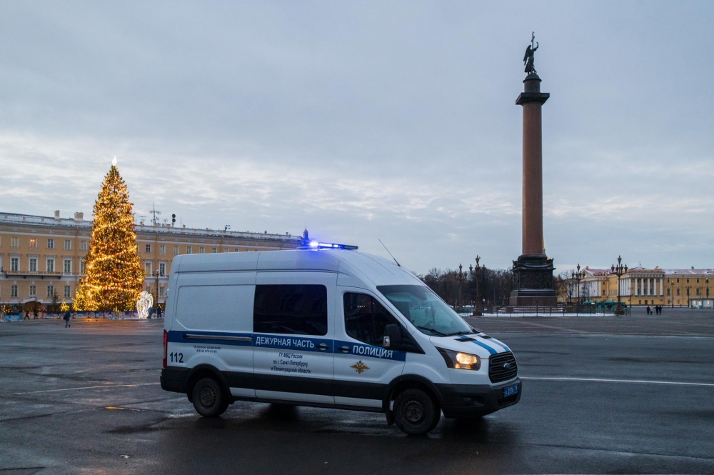 Сотни мигрантов были задержаны в Москве и Санкт-Петербурге в новогоднюю ночь