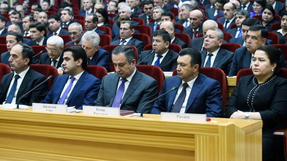 В Душанбе началось расширенное заседание правительства