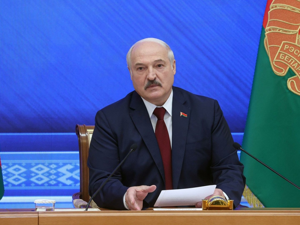 Лукашенко заявил о падении нефти «ниже плинтуса»