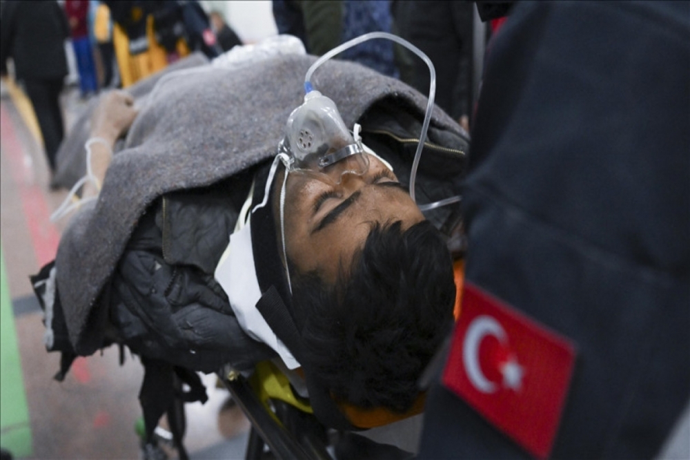 Через 261 час после землетрясения в Турции из-под завалов спасли двух человек