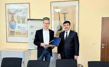Таджикистан и Германия наладят совместную подготовку кадров в сфере туризма и ИИ