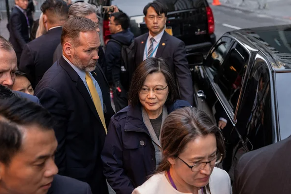 Президент Тайваня Цай Инвэнь прилетела в Нью-Йорк