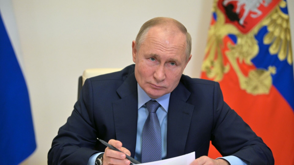 Путин заявил о «нехватке рабочих рук» по многим направлениям в РФ