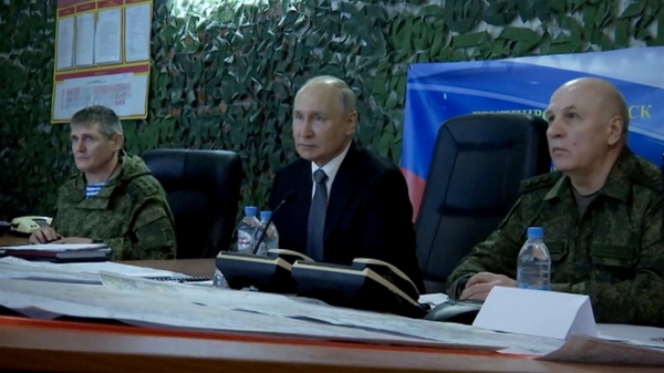 Путин посетил штаб группировки войск 