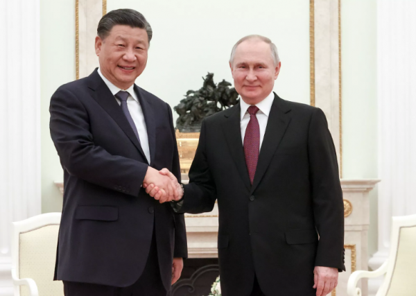 Президент России Владимир Путин направил председателю Китайской Народной Республики Си Цзиньпину поздравительную телеграмму по случаю его 70-летия, сообщила пресс-служба Кремля.