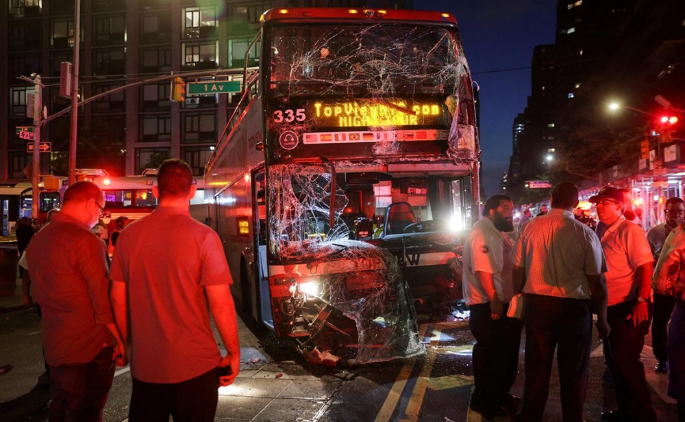 В Нью-Йорке более 80 человек получили ранения из-за столкновения двух автобусов