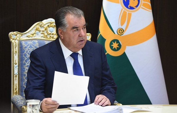 Президент Таджикистана сменил представителей республики на международной арене