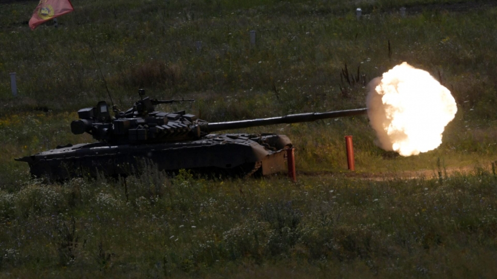 Песков: экипаж остановившего колонну ВСУ российского танка наградят