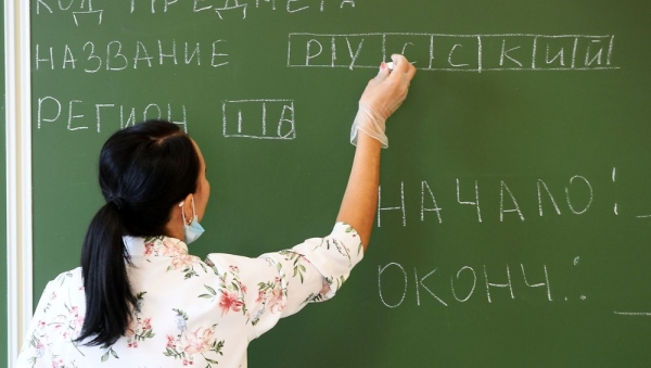 Более трети учителей школ Узбекистана получили «двойки» за знание своего предмета
