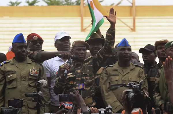 Мятежники в Нигере приостановили деятельность международных организаций