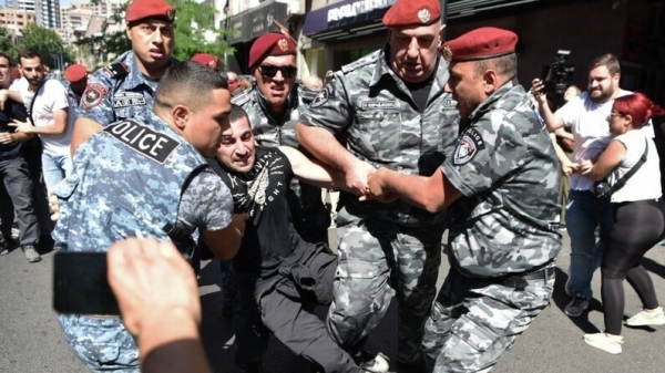 Полиция задержала более 140 активистов в Ереване