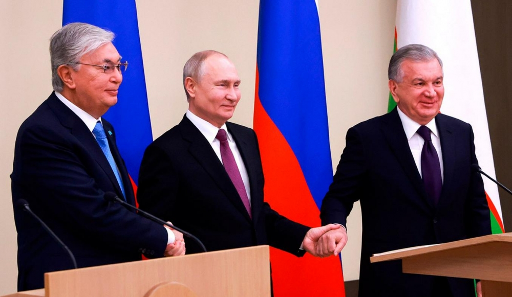 Мирзиёев, Путин и Токаев запустили поставки российского газа в Узбекистан через Казахстан