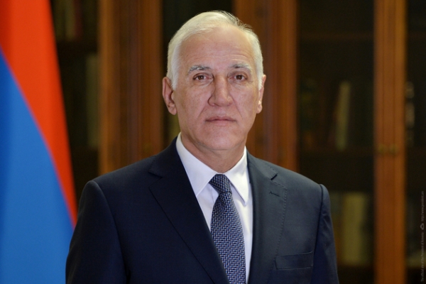 Президент Армении заявил, что обсуждает с Францией поставки вооружений